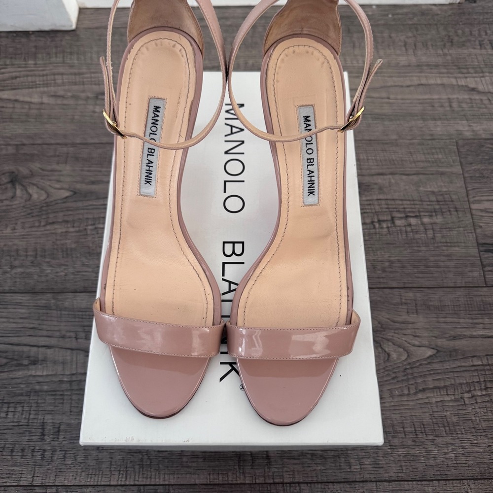 Manolo Blahnik Chaos 70 Nude Patent Leather Ankle Strap Sandals 38.5